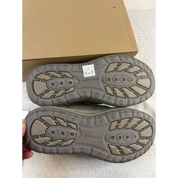 Skechers men’s 9.5 relaxed fit memory foam taupe sn#16941 nwot - Picture 6 of 7